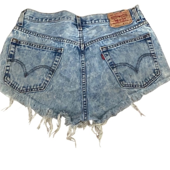 Vintage Acid Wash Cut-off Levi's 505 Sz 30 Denim Distressed Women Shorts - Picture 3 of 9